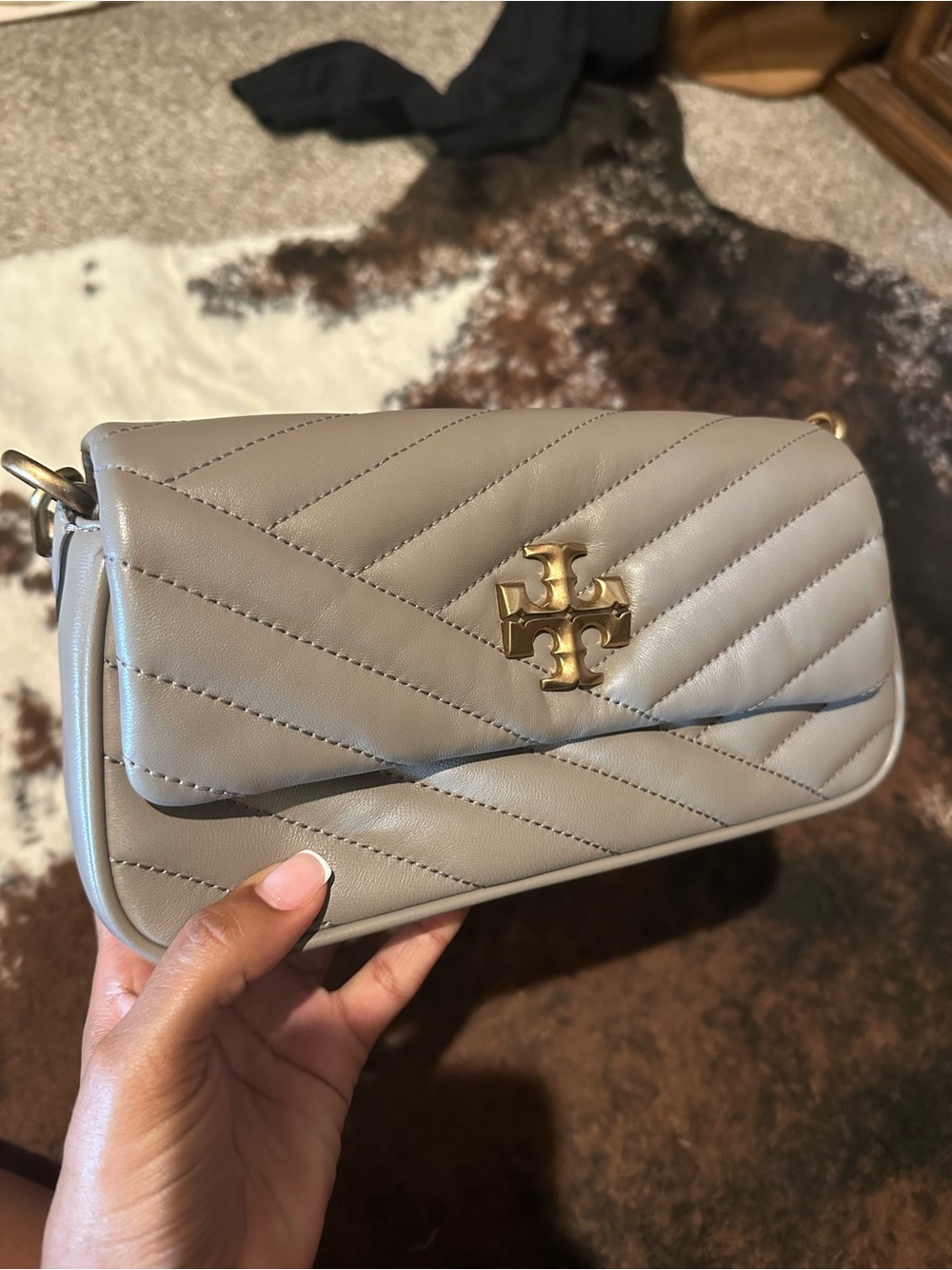 Tory Burch Quilted Chevron Shoulder Bag in Light Gray with Gold Hardware - Picture 8 of 8